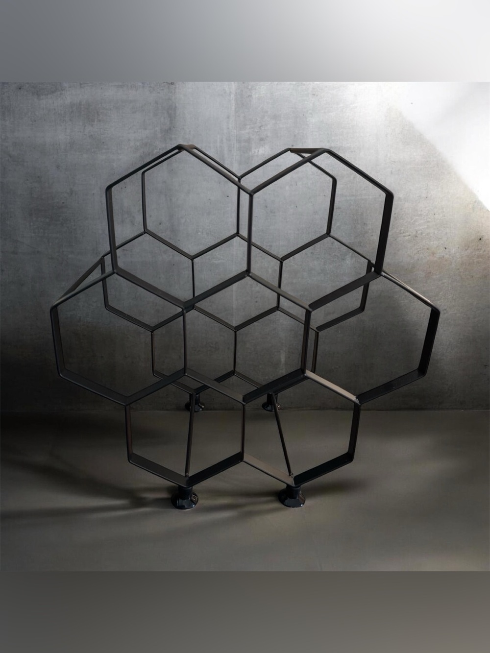 🛍️SALE🛍️Modern Black Metal Honeycomb Wine Rack- Suction Cup Base - Picture 2 of 4